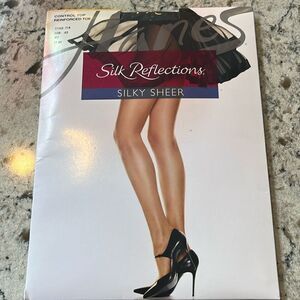 Silk Reflections hosiery sz AB small color Jet Control Top Reinforced Toe Nylons